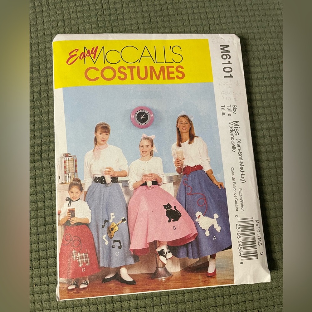 Easy McCall’s Costumes, M6101, Size: Xsm-Sml-Med-Lrg